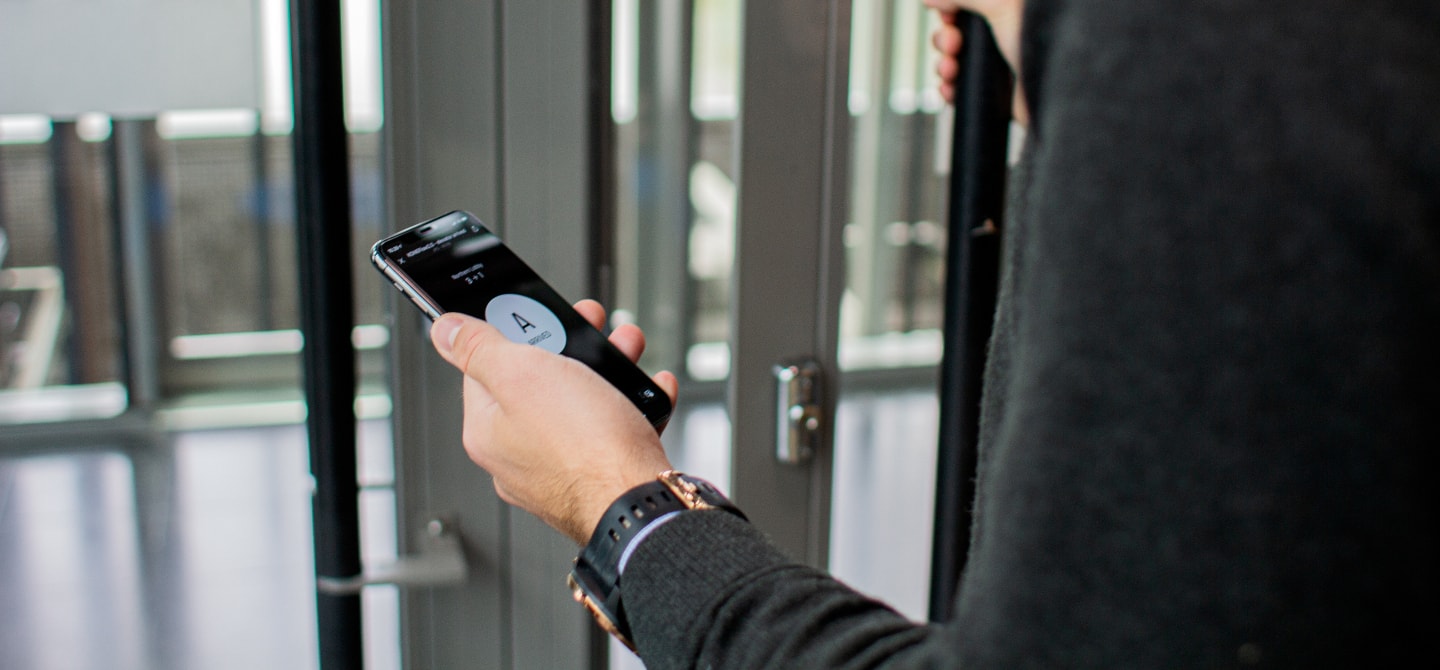 img_elevatorcall_1440x670